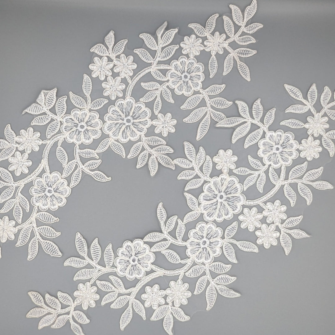 Thread By Thread Lace AB Metallic Corded Lace – The Art of Stitches